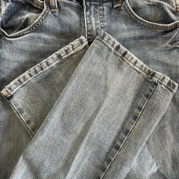 (SOLD) BOY'S WRANGLER RETRO® Relaxed BOOTCUT JEAN, Blue, Size 18 - Picture 13 of 16